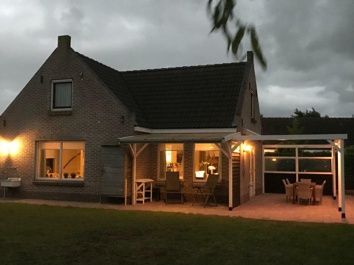 Stinswoning " Waadhoeke " Tzummarum Exterior foto